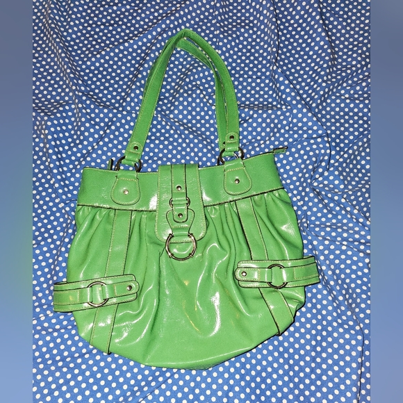 Size 11 in men's pumas like new worn only a few times 30$. Jewelry box like new. - Picture 9 of 15